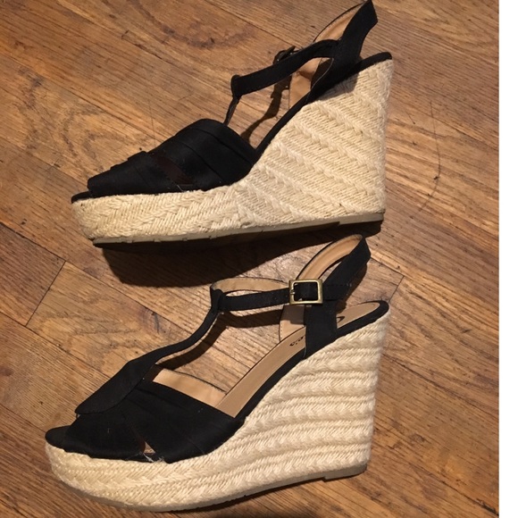 Candie's Shoes - Candies wedges Candie's Shoes - Candies wedges